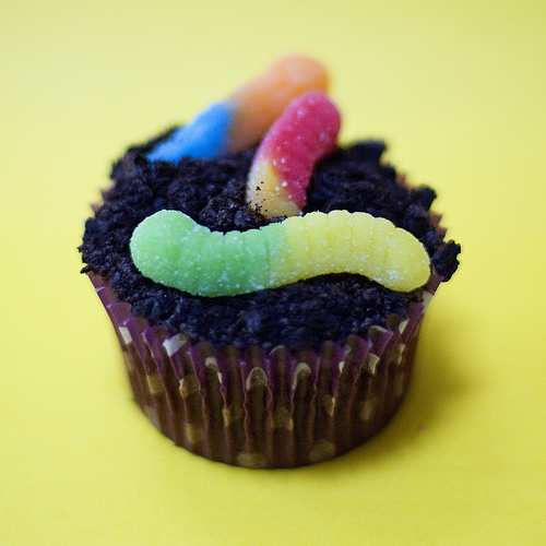 Animal Cupcakes: Worms in the Dirt