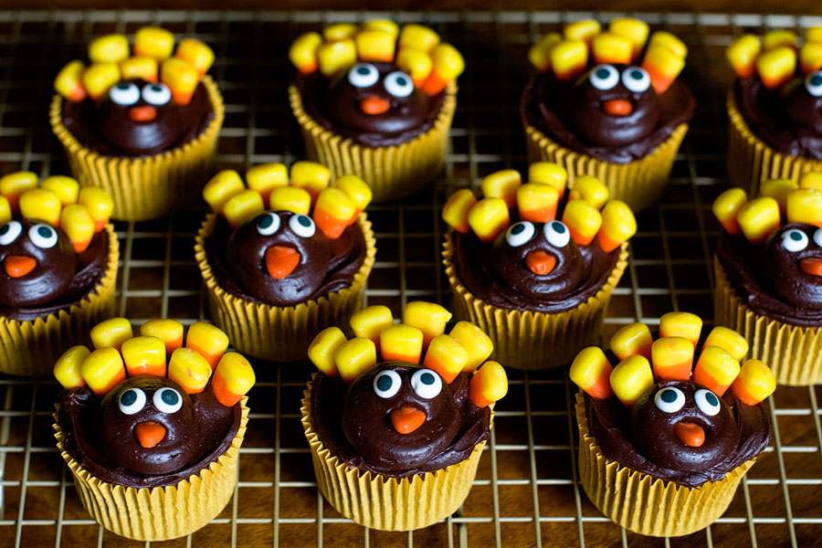 turkey cupcakes, 26 Fun Turkey Cupcakes To Bake For Thanksgiving